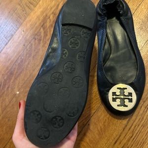 Tory Burch | Minnie Travel Ballet Flat (Black - Size 8)